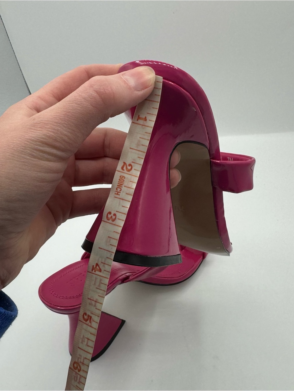 Steve Madden Renie Hot Pink Patent Toe Loop Flared Block Heel Sandals size 7 - Picture 3 of 5